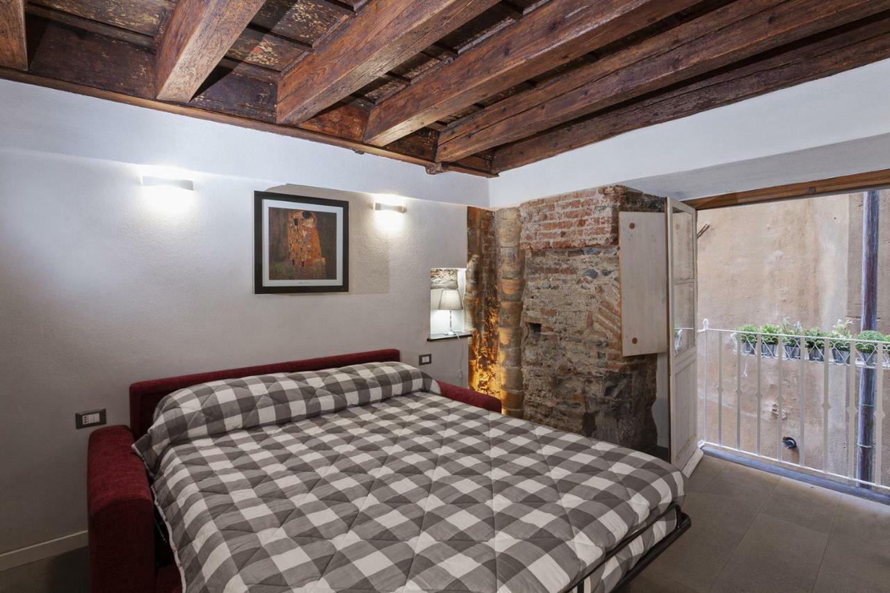 Wood And Stone Apartment In The Historical Center Genova Eksteriør bilde