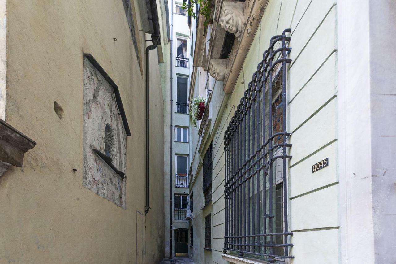 Wood And Stone Apartment In The Historical Center Genova Eksteriør bilde