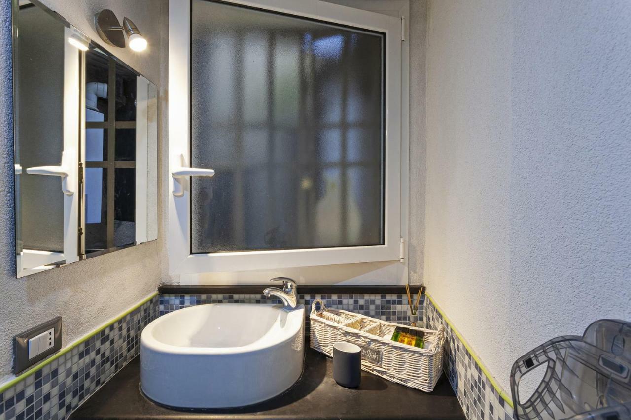 Wood And Stone Apartment In The Historical Center Genova Eksteriør bilde